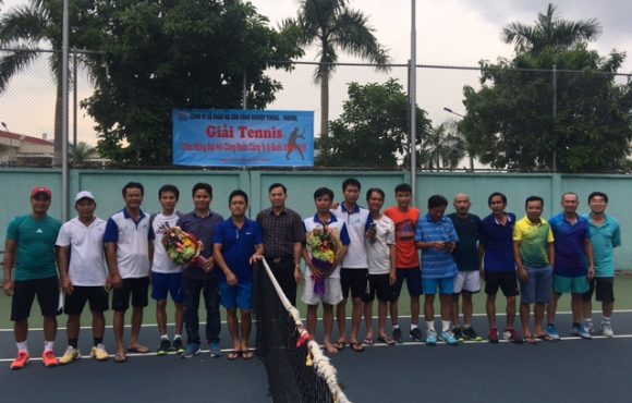 Tổ chức giải tennis chào mừng đại hội Công đoàn công ty và Quốc khánh 2-9